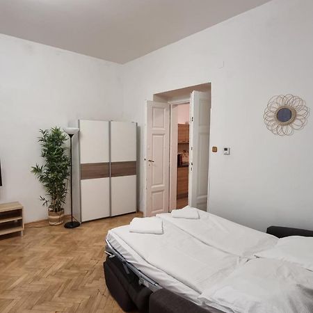 Apartment Krakovska 20 Prag Exteriör bild