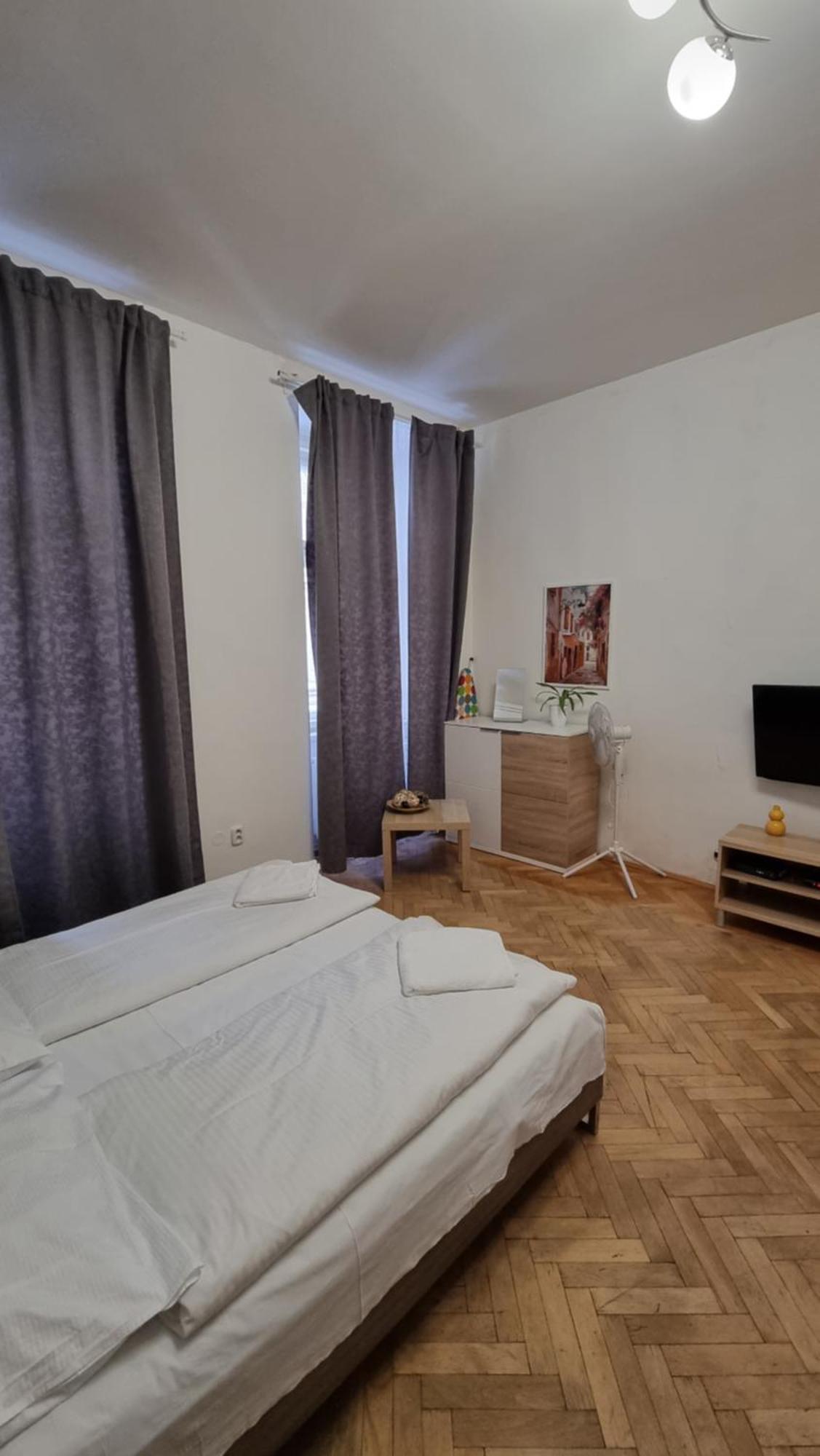 Apartment Krakovska 20 Prag Exteriör bild